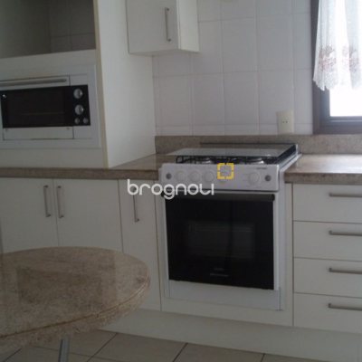 Apartamento com 110m², 3 quartos (sendo 1 suíte), 2 garagens, no bairro Centro em Florianópolis
