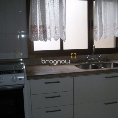 Apartamento com 110m², 3 quartos (sendo 1 suíte), 2 garagens, no bairro Centro em Florianópolis