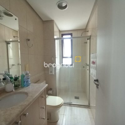 Apartamento com 110m², 3 quartos (sendo 1 suíte), 2 garagens, no bairro Centro em Florianópolis