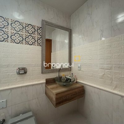 Apartamento com 93m², 3 quartos (sendo 1 suíte), 1 garagem, no bairro Centro em Florianópolis