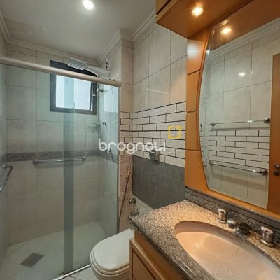 Apartamento com 93m², 3 quartos (sendo 1 suíte), 1 garagem, no bairro Centro em Florianópolis