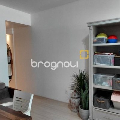 Apartamento com 93m², 3 quartos (sendo 1 suíte), 1 garagem, no bairro Centro em Florianópolis
