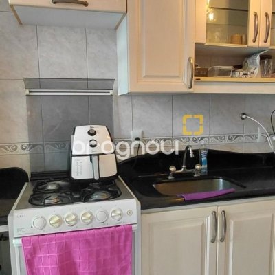 Apartamento com 93m², 3 quartos (sendo 1 suíte), 1 garagem, no bairro Centro em Florianópolis