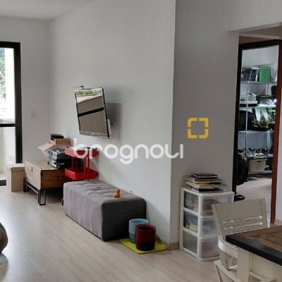 Apartamento com 93m², 3 quartos (sendo 1 suíte), 1 garagem, no bairro Centro em Florianópolis