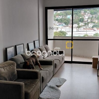 Apartamento com 93m², 3 quartos (sendo 1 suíte), 1 garagem, no bairro Centro em Florianópolis