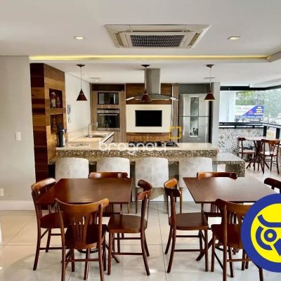 Apartamento com 93m², 3 quartos (sendo 1 suíte), 1 garagem, no bairro Centro em Florianópolis