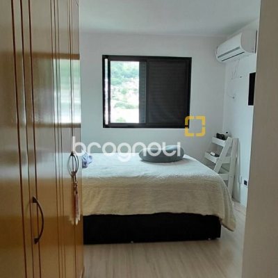 Apartamento com 93m², 3 quartos (sendo 1 suíte), 1 garagem, no bairro Centro em Florianópolis