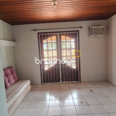 Casa com 85m², 2 quartos (sendo 1 suíte), 1 garagem, no bairro Ingleses em Florianópolis