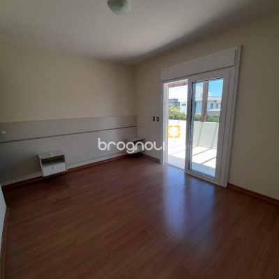 Casa com 259m², 3 quartos (sendo 3 suítes), 2 garagens, no bairro Campeche em Florianópolis
