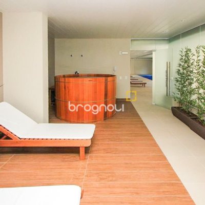 Apartamento com 68m², 2 quartos (sendo 1 suíte), 2 garagens, no bairro Itacorubi em Florianópolis