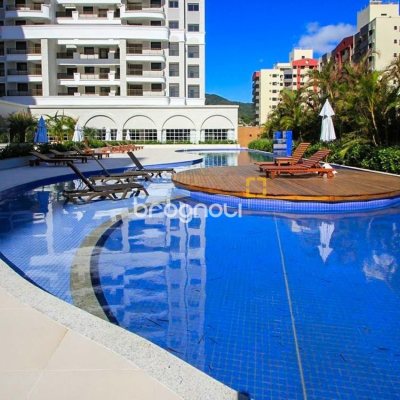 Apartamento com 68m², 2 quartos (sendo 1 suíte), 2 garagens, no bairro Itacorubi em Florianópolis