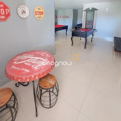 Apartamento com 68m², 2 quartos (sendo 1 suíte), 2 garagens, no bairro Itacorubi em Florianópolis