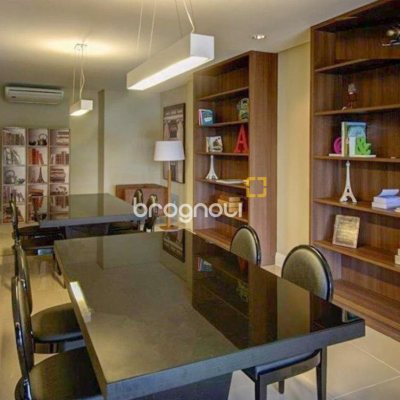 Apartamento com 68m², 2 quartos (sendo 1 suíte), 2 garagens, no bairro Itacorubi em Florianópolis