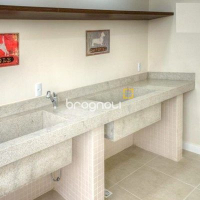 Apartamento com 68m², 2 quartos (sendo 1 suíte), 2 garagens, no bairro Itacorubi em Florianópolis