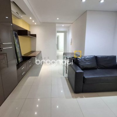 Apartamento com 131m², 2 quartos (sendo 2 suítes), 2 garagens, no bairro Trindade em Florianópolis