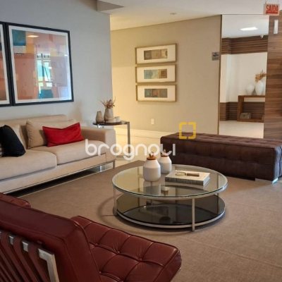 Apartamento com 131m², 2 quartos (sendo 2 suítes), 2 garagens, no bairro Trindade em Florianópolis