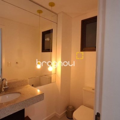 Apartamento com 131m², 2 quartos (sendo 2 suítes), 2 garagens, no bairro Trindade em Florianópolis