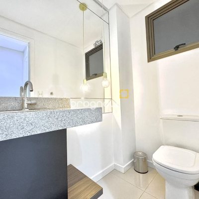 Apartamento com 131m², 2 quartos (sendo 2 suítes), 2 garagens, no bairro Trindade em Florianópolis