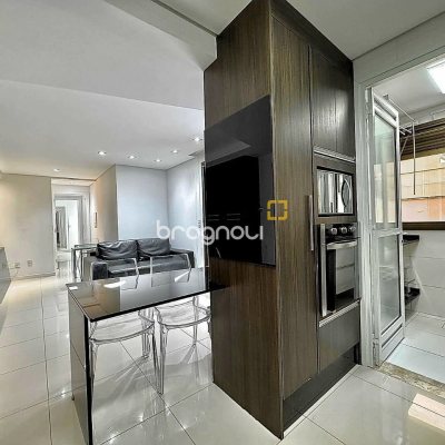 Apartamento com 131m², 2 quartos (sendo 2 suítes), 2 garagens, no bairro Trindade em Florianópolis