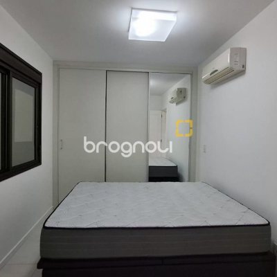 Apartamento com 131m², 2 quartos (sendo 2 suítes), 2 garagens, no bairro Trindade em Florianópolis