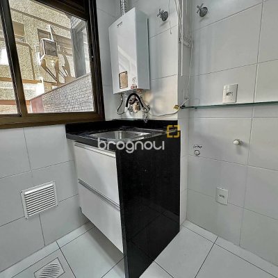 Apartamento com 131m², 2 quartos (sendo 2 suítes), 2 garagens, no bairro Trindade em Florianópolis
