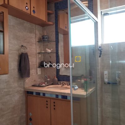 Apartamento com 141m², 3 quartos (sendo 1 suíte), 1 garagem, no bairro Centro em Florianópolis