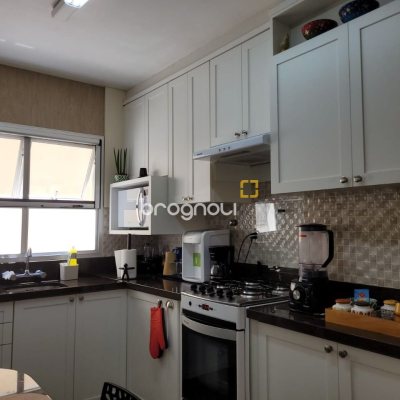 Apartamento com 141m², 3 quartos (sendo 1 suíte), 1 garagem, no bairro Centro em Florianópolis