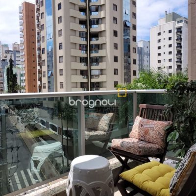 Apartamento com 141m², 3 quartos (sendo 1 suíte), 1 garagem, no bairro Centro em Florianópolis