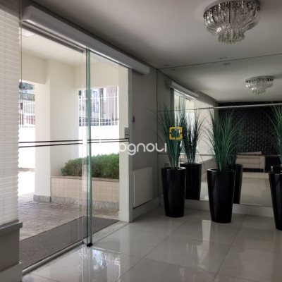 Apartamento com 141m², 3 quartos (sendo 1 suíte), 1 garagem, no bairro Centro em Florianópolis
