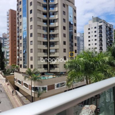 Apartamento com 141m², 3 quartos (sendo 1 suíte), 1 garagem, no bairro Centro em Florianópolis