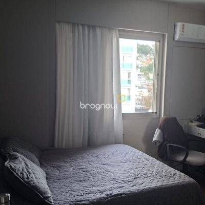 Apartamento com 141m², 3 quartos (sendo 1 suíte), 1 garagem, no bairro Centro em Florianópolis