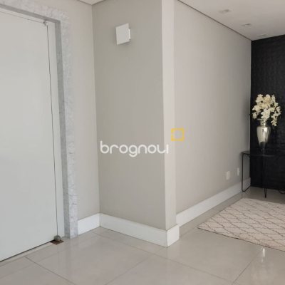 Apartamento com 141m², 3 quartos (sendo 1 suíte), 1 garagem, no bairro Centro em Florianópolis