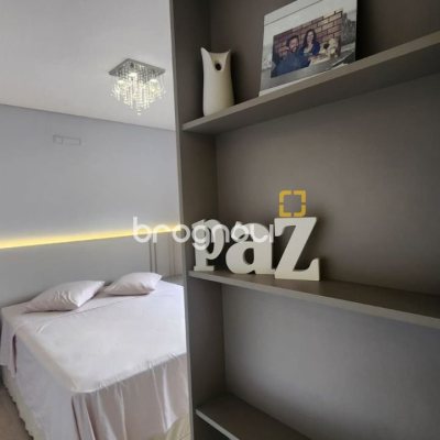 Casa com 102m², 2 quartos (sendo 1 suíte), 2 garagens, no bairro Carianos em Florianópolis