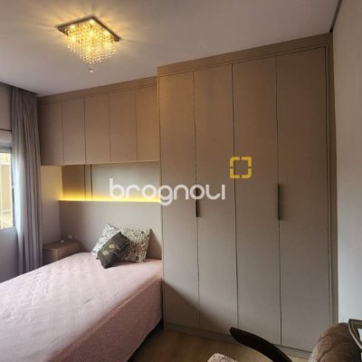 Casa com 102m², 2 quartos (sendo 1 suíte), 2 garagens, no bairro Carianos em Florianópolis