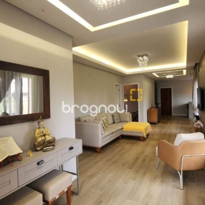 Casa com 102m², 2 quartos (sendo 1 suíte), 2 garagens, no bairro Carianos em Florianópolis