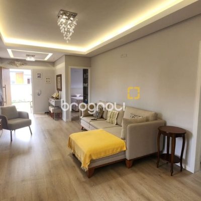 Casa com 102m², 2 quartos (sendo 1 suíte), 2 garagens, no bairro Carianos em Florianópolis