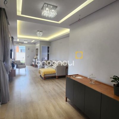 Casa com 102m², 2 quartos (sendo 1 suíte), 2 garagens, no bairro Carianos em Florianópolis