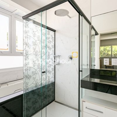 Casa de Condomínio com 542m², 4 quartos (sendo 3 suítes), 2 garagens, no bairro Lagoa da Conceição em Florianópolis