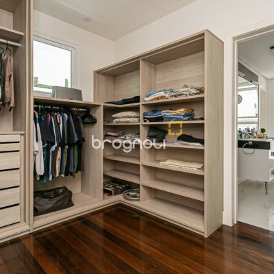 Casa de Condomínio com 542m², 4 quartos (sendo 3 suítes), 2 garagens, no bairro Lagoa da Conceição em Florianópolis
