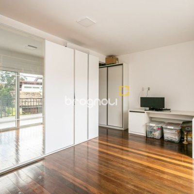 Casa de Condomínio com 542m², 4 quartos (sendo 3 suítes), 2 garagens, no bairro Lagoa da Conceição em Florianópolis