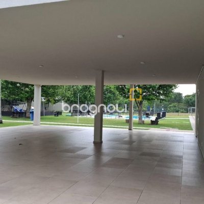 Apartamento com 58m², 2 quartos, 2 garagens, no bairro Ingleses em Florianópolis