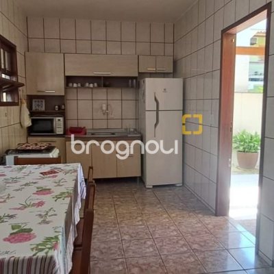 Casa com 123m², 3 quartos, 3 garagens, no bairro Ingleses do Rio Vermelho em Florianópolis