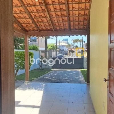 Casa com 123m², 3 quartos, 3 garagens, no bairro Ingleses do Rio Vermelho em Florianópolis
