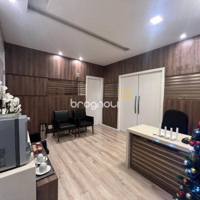 Sala com 57m², no bairro Centro em Florianópolis