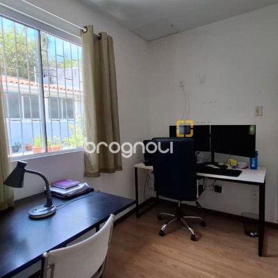 Casa com 168m², 3 quartos (sendo 1 suíte), 2 garagens, no bairro Capoeiras em Florianópolis