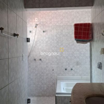 Casa com 168m², 3 quartos (sendo 1 suíte), 2 garagens, no bairro Capoeiras em Florianópolis