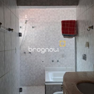 Casa com 168m², 3 quartos (sendo 1 suíte), 2 garagens, no bairro Capoeiras em Florianópolis