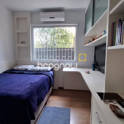 Casa com 168m², 3 quartos (sendo 1 suíte), 2 garagens, no bairro Capoeiras em Florianópolis