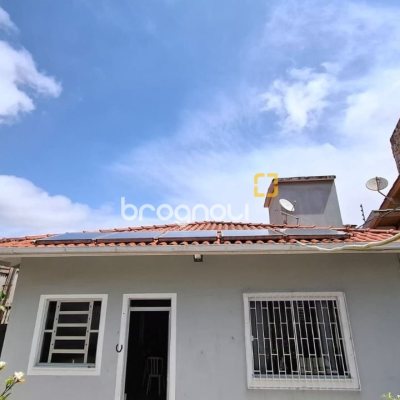 Casa com 168m², 3 quartos (sendo 1 suíte), 2 garagens, no bairro Capoeiras em Florianópolis