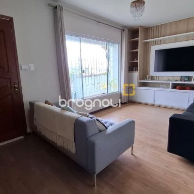 Casa com 168m², 3 quartos (sendo 1 suíte), 2 garagens, no bairro Capoeiras em Florianópolis
